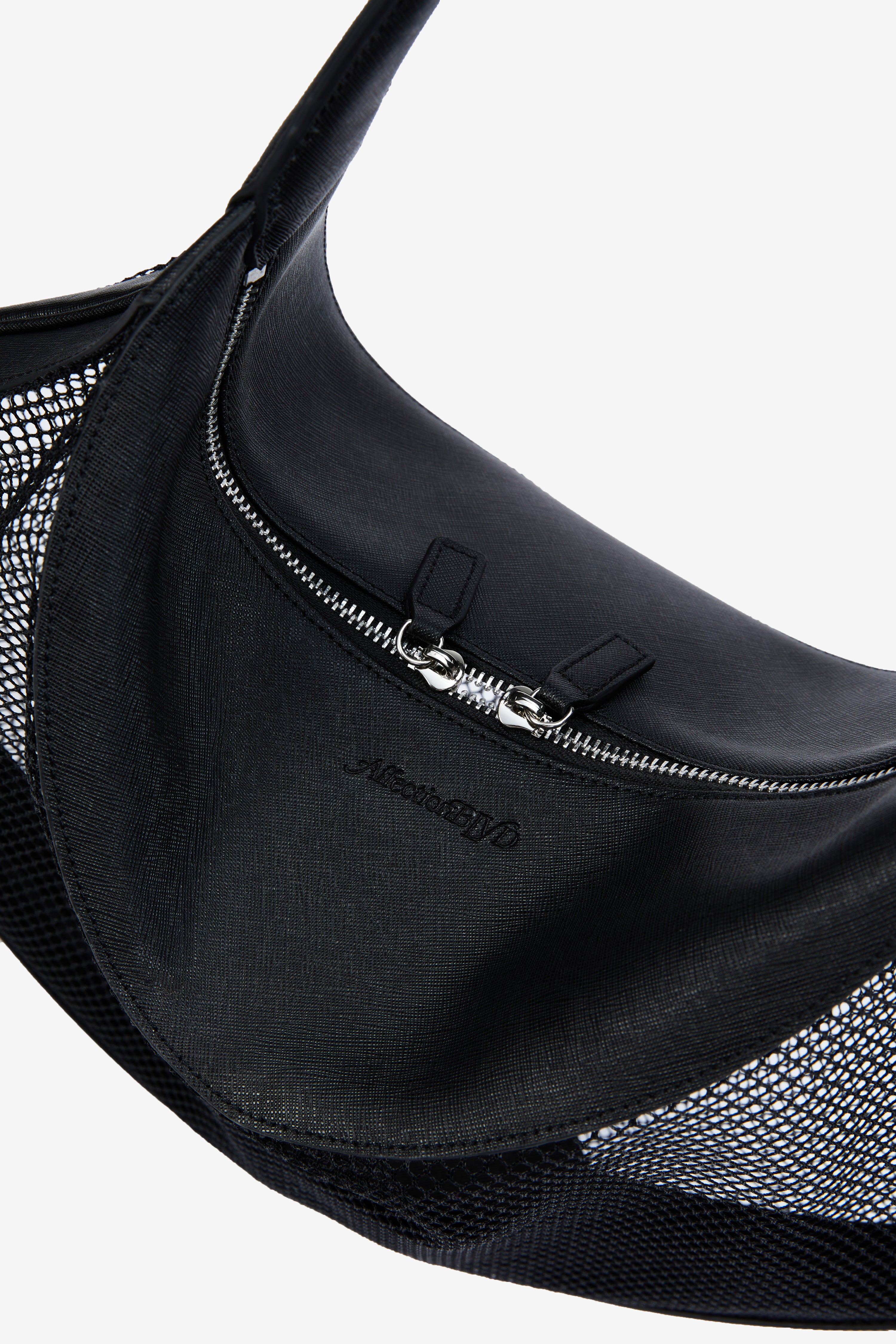 'Heart Mesh' Medium Shoulder Bag - Black