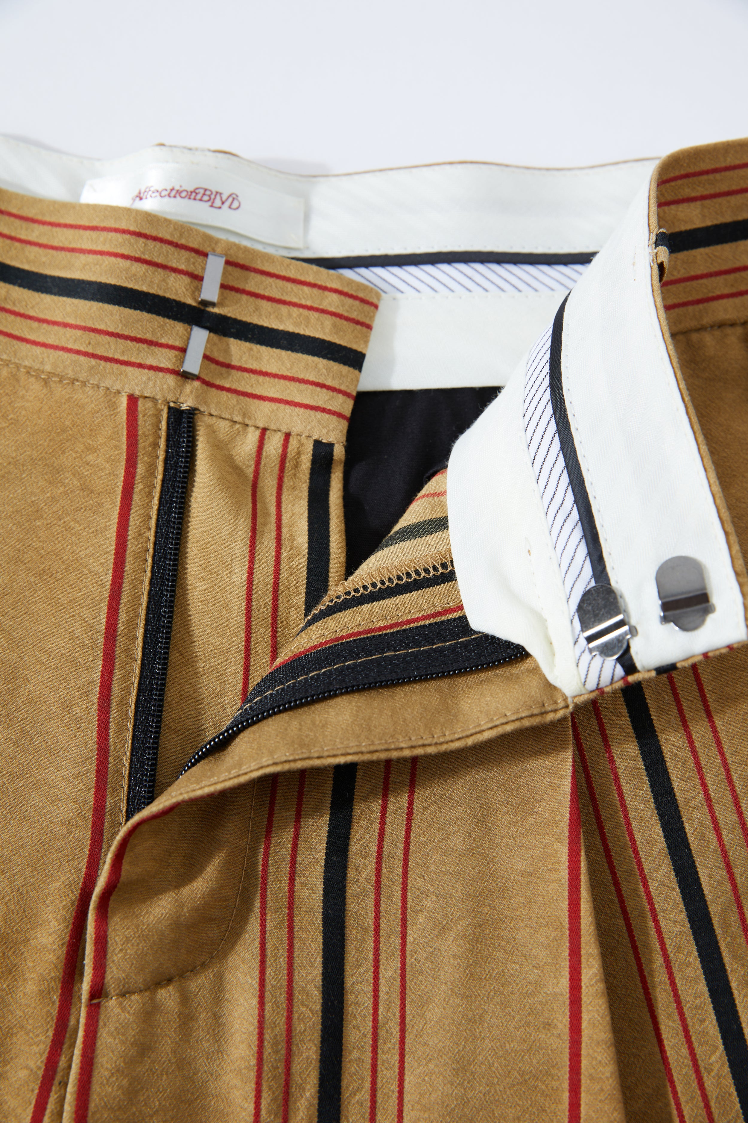 Woody Cargo Shorts