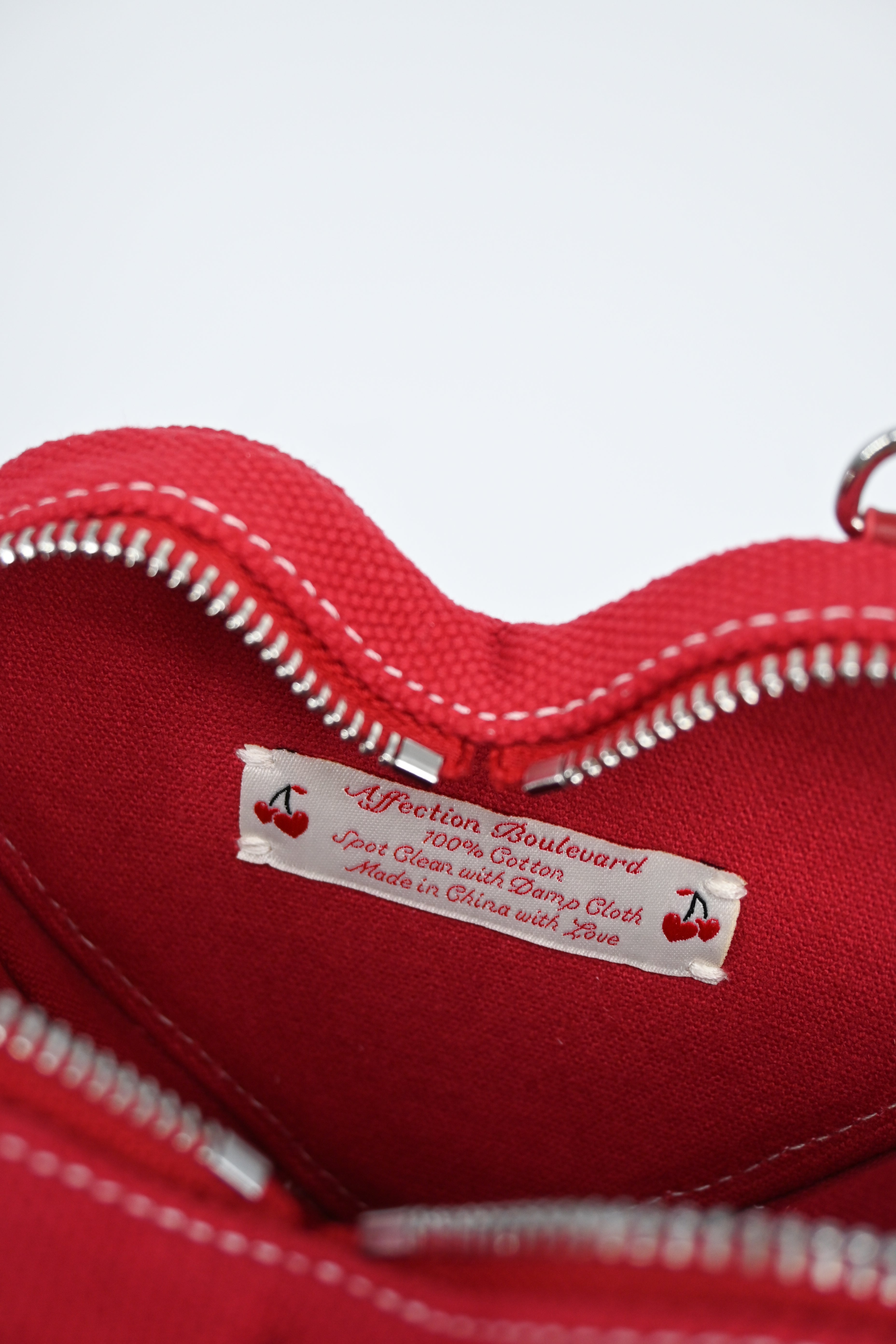 Sweet Heart Box Bag in Red